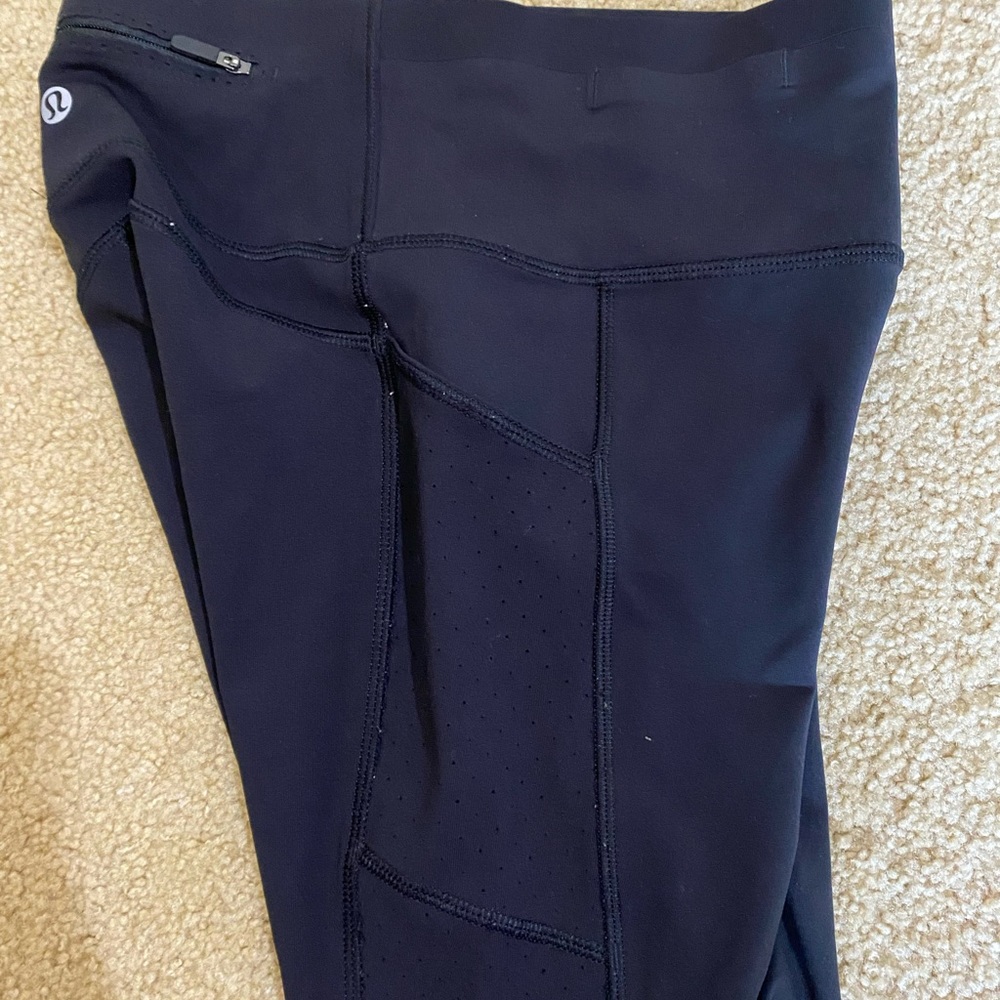 Black cropped high waisted Lululemon leggings size 4
